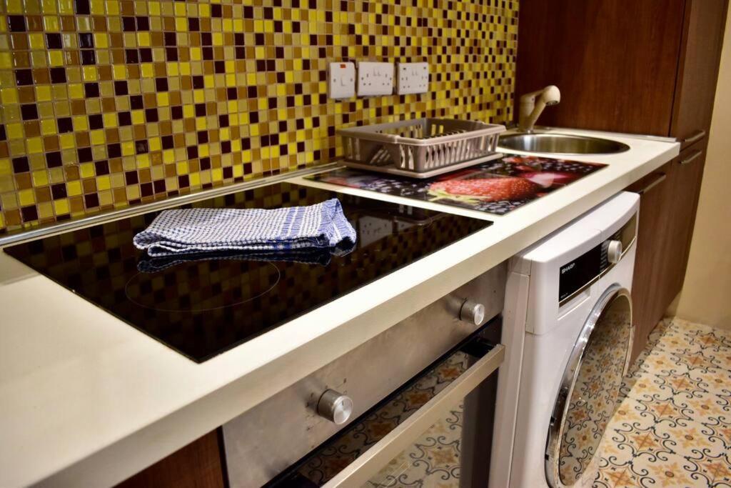 City Centre Pied-A-Terre Near Food Market And Walking Distance To Bus Terminus Valletta Bagian luar foto
