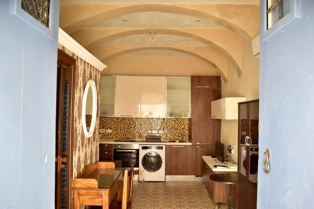 City Centre Pied-A-Terre Near Food Market And Walking Distance To Bus Terminus Valletta Bagian luar foto